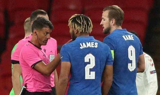  法国国脚公开道歉 红牌犯规毁掉球队晋级路  