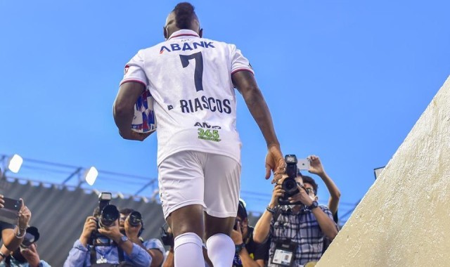  洛里昂旧将回归救主，替补登场上演梅开二度  