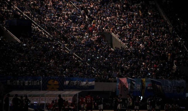  昂热主场灯光故障导致比赛中断  