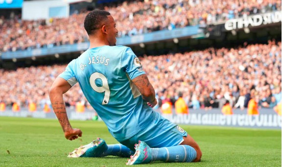  曼城天王山之战，一球小胜利物浦  