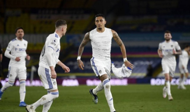  热刺防线送礼不断，利兹联逆转取胜终结五轮不胜  