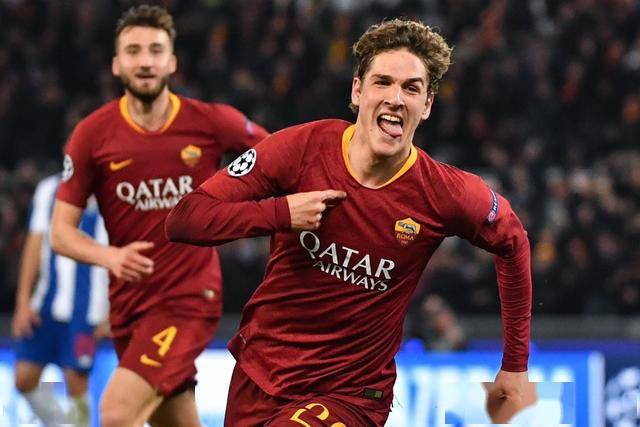  那不勒斯年轻前锋闪耀梅开二度  