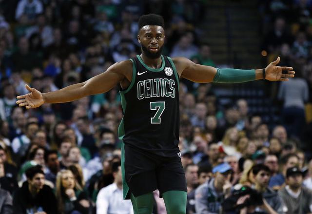  杰伦布朗砍下三十分凯尔特人轻取猛龙扩大领先优势  